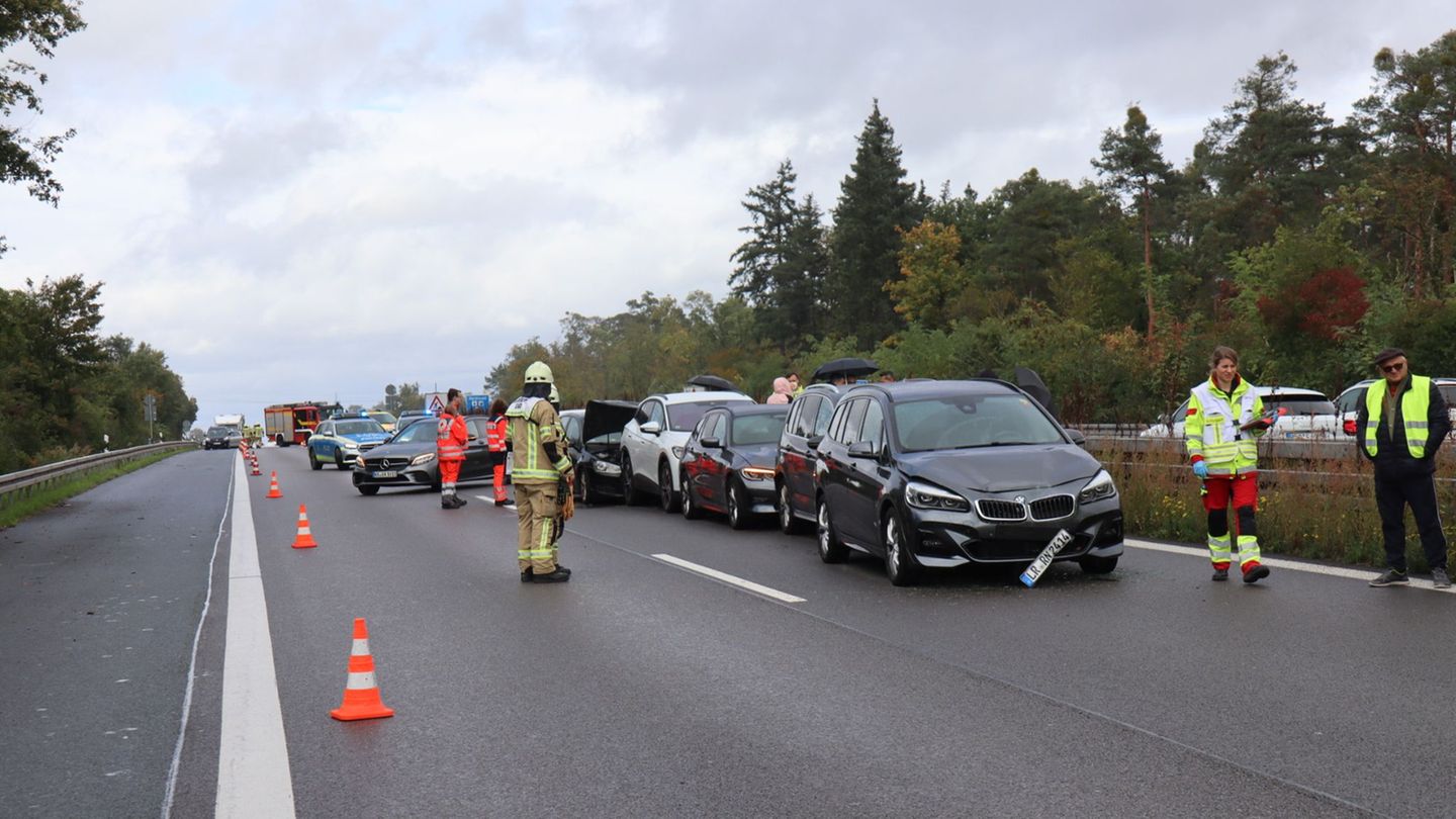 Verkehr: Massenkarambolage mit acht Autos auf der A5