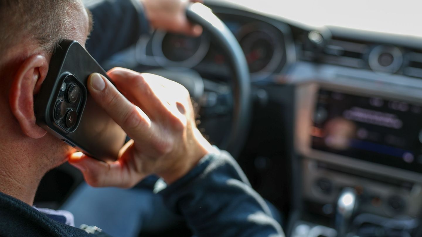 Verkehr: Kontrollwoche in Sachsen-Anhalt – Finger weg vom Handysa