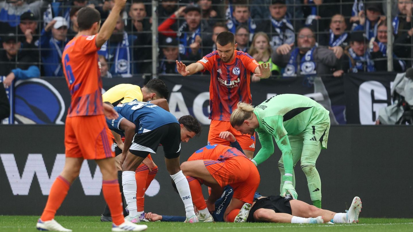 Zweite Bundesliga: Schalker Abwehrchef Nikola Katic hilft bewusstlosem Gegenspieler